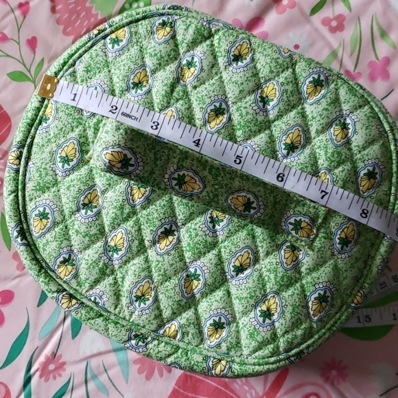leaf  makeup/toiletry bag. - Picture 14 of 14